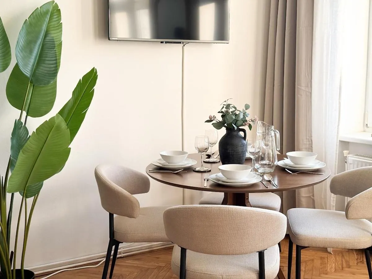 Modern Viennese 1Br Apartment