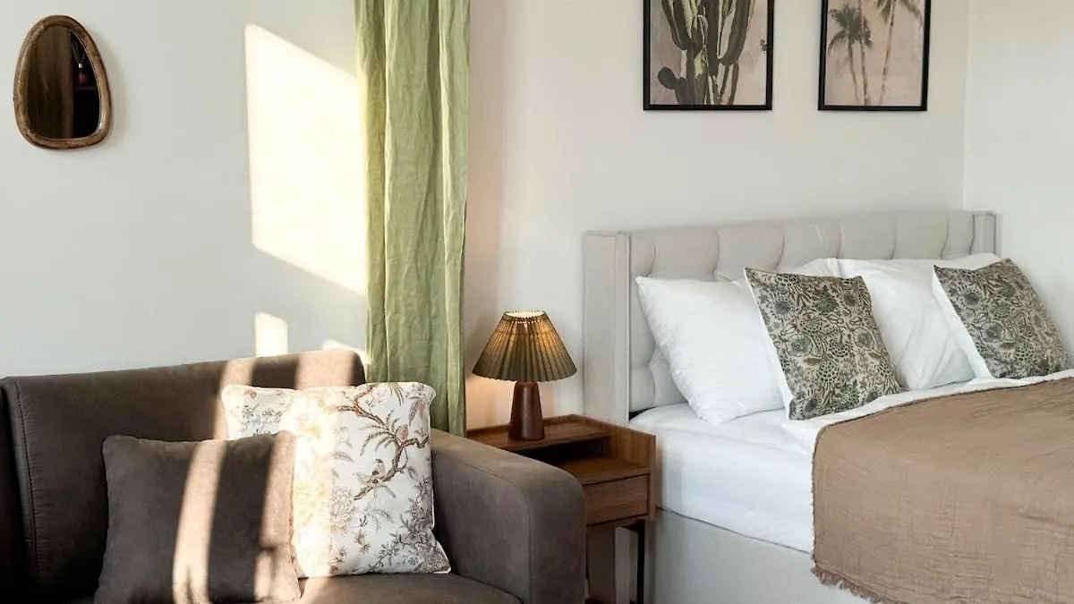 Modern Viennese 1Br Apartment