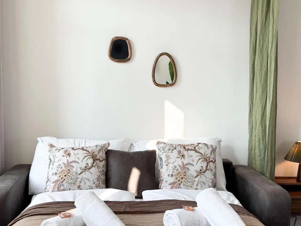Modern Viennese 1Br Apartment