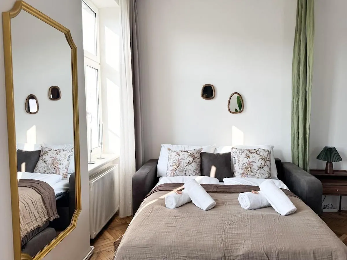Modern Viennese 1Br Apartment