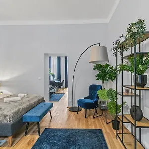  Apartamento Balcony Apartment, 4 Min To U3 Zipperer Strasse